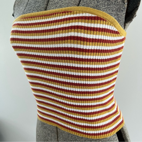 Cropped Ribbed Striped Top - Picture 2 of 5